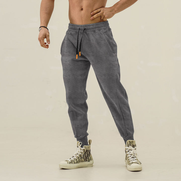 Men's sports pants with elastic waistband and side zip pockets Lune London