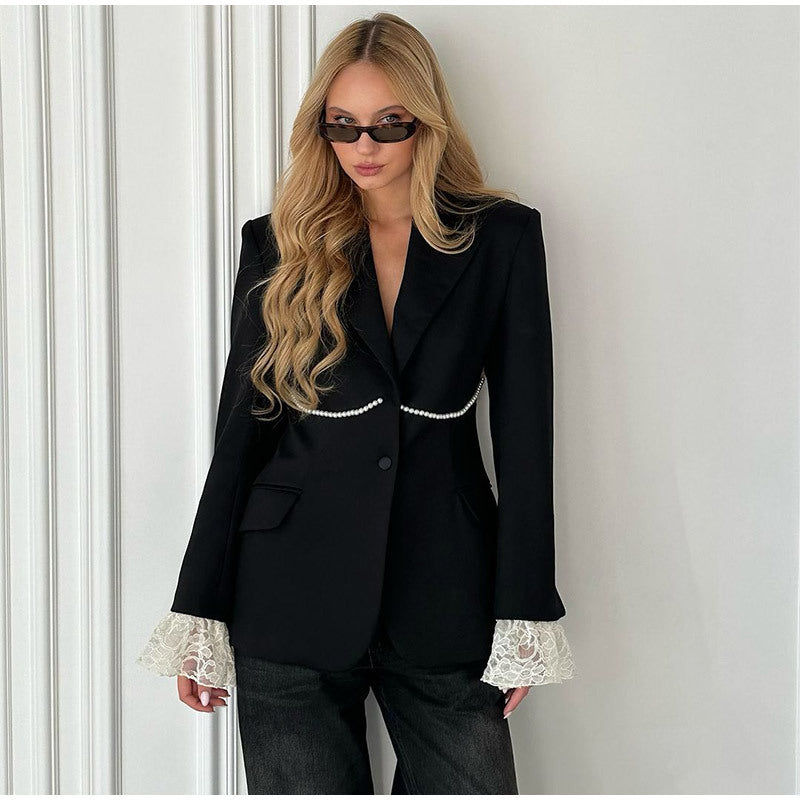 Elegant blazer jacket for women with a relaxed fit and remarkable sleeves Lune London