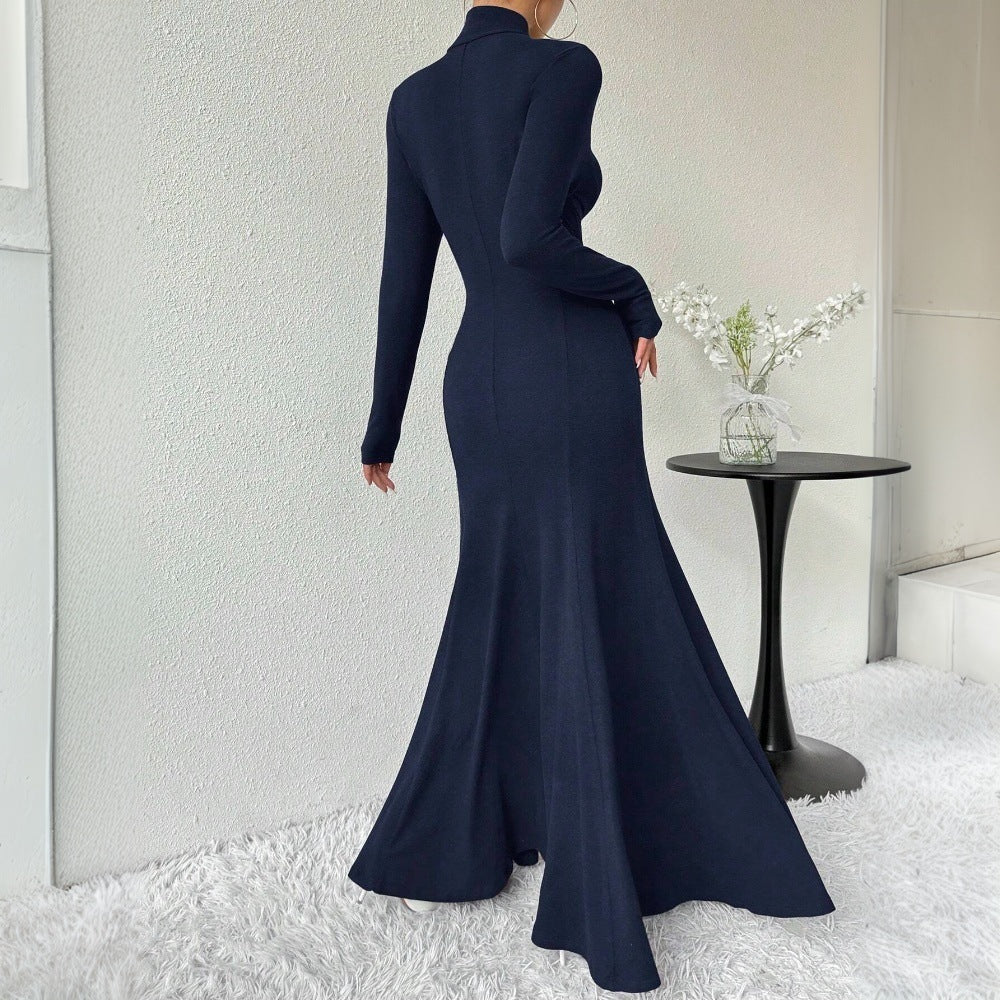 Chic & Stil Elegant maxi dress for women with long sleeves, high collar and flared hem