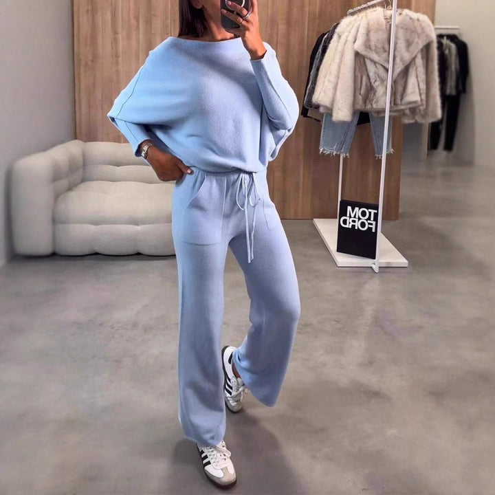 Casual set for women with loose fit and plunging neckline Lune London