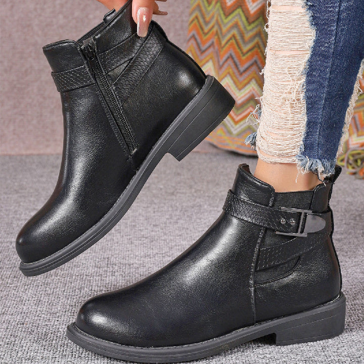 Elegant ankle boots for women with a stylish zipper and a chic comfort design Lune London