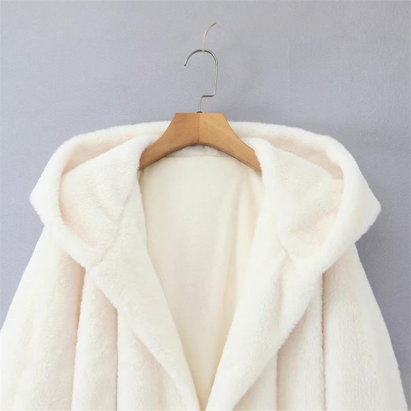 Women's hooded jacket made of soft material with adjustable belt and practical pockets Lune London