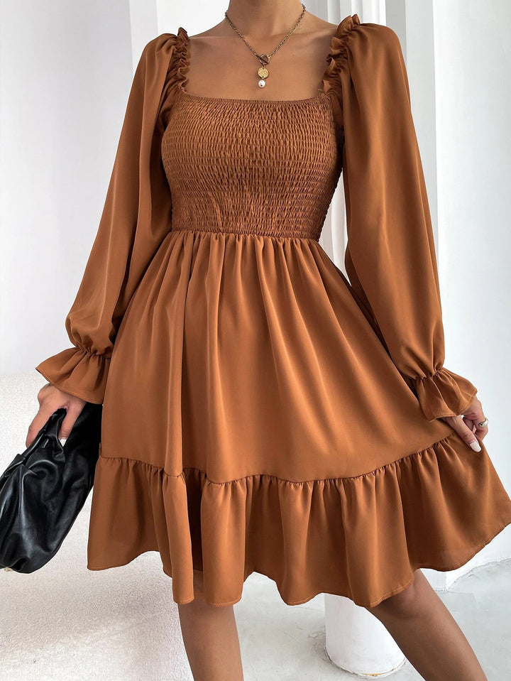 Puff sleeve dress for women with lace details and elastic top Lune London