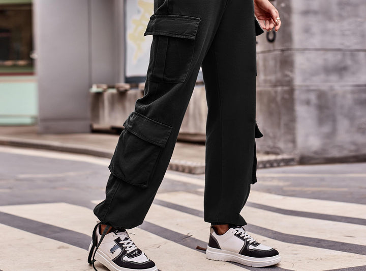 Women's cargo pants with an innovative cut and practical pockets Lune London