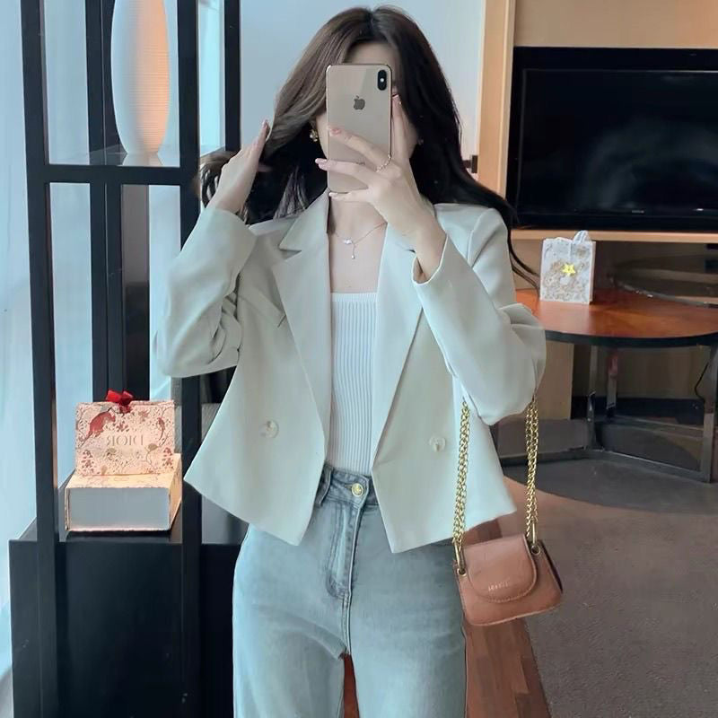 Veste courte élégante pour femmes avec patte de boutonnage double Chic & Stil
