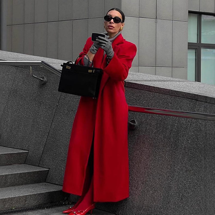 Elegant wool coat for ladies with oversized fit and chic collar Lune London