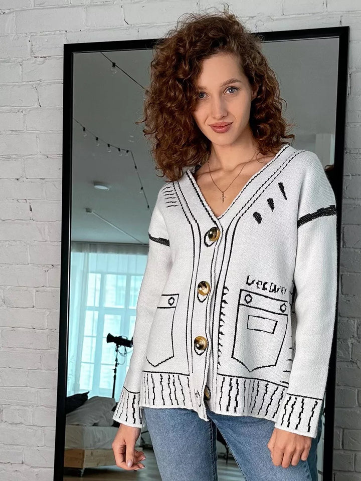Cardigan pour femmes en tricot lâche avec un design élaboré et de grands boutons Chic & Stil