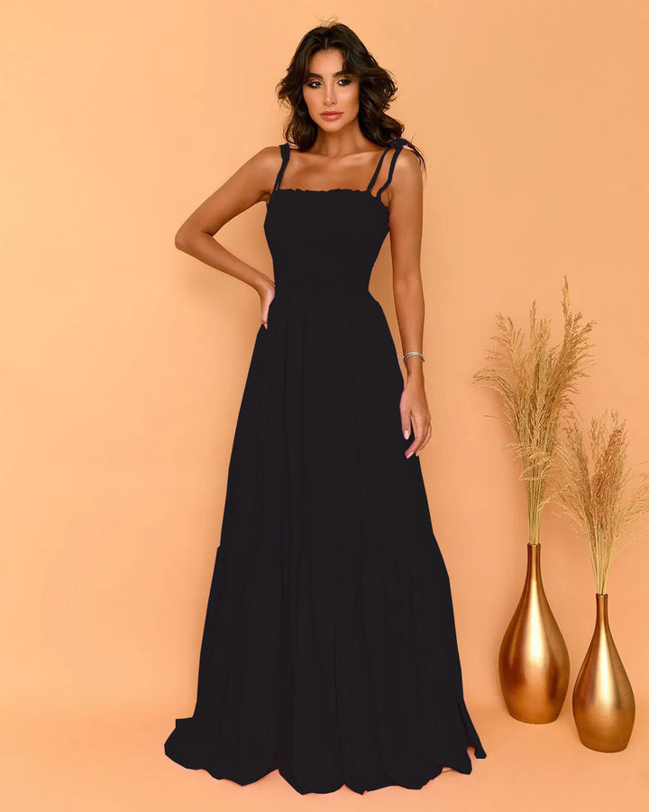 Maxi dress for women with elastic bodice and playful knot Chic & Stil
