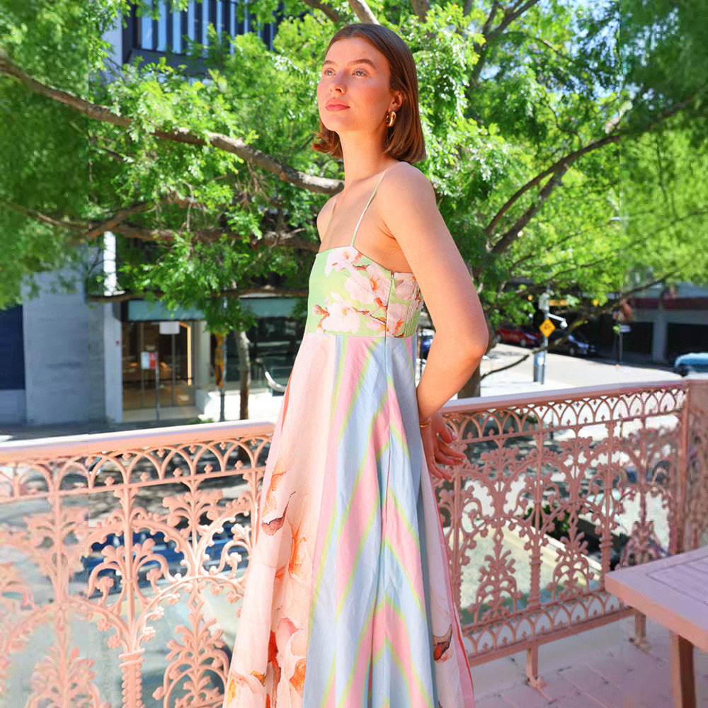 Maxi dress for women with playful patterns and a fluid fabric Chic & Stil