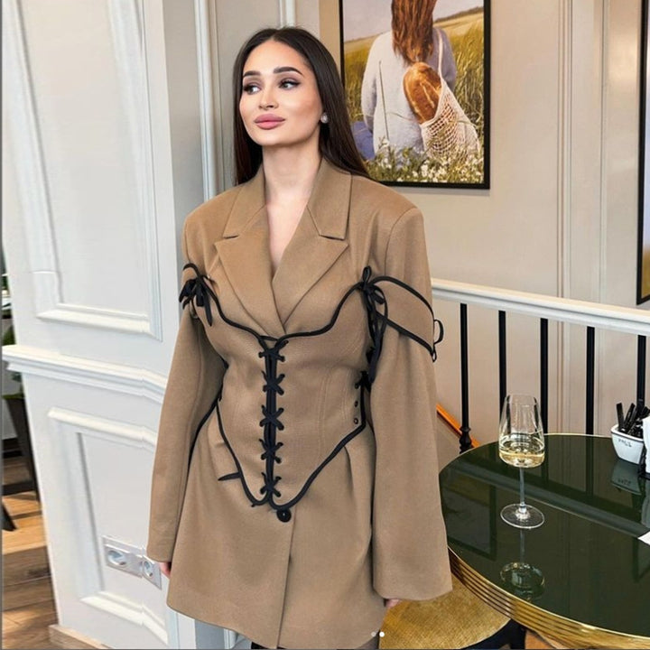 Chic and stylish tailored blazer for women