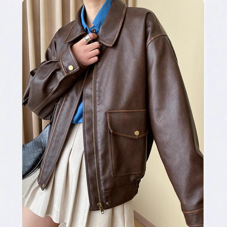 Veste en faux cuir à la mode pour femmes avec poches pratiques et coupe décontractée Chic & Stil