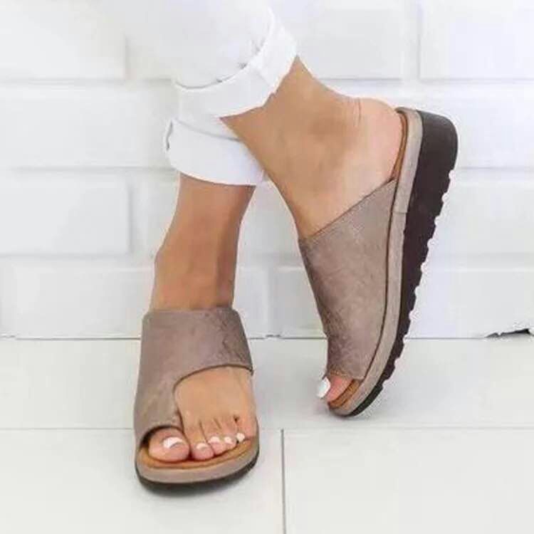 Stylish Women's Clogs with High-Quality Sole Lune London