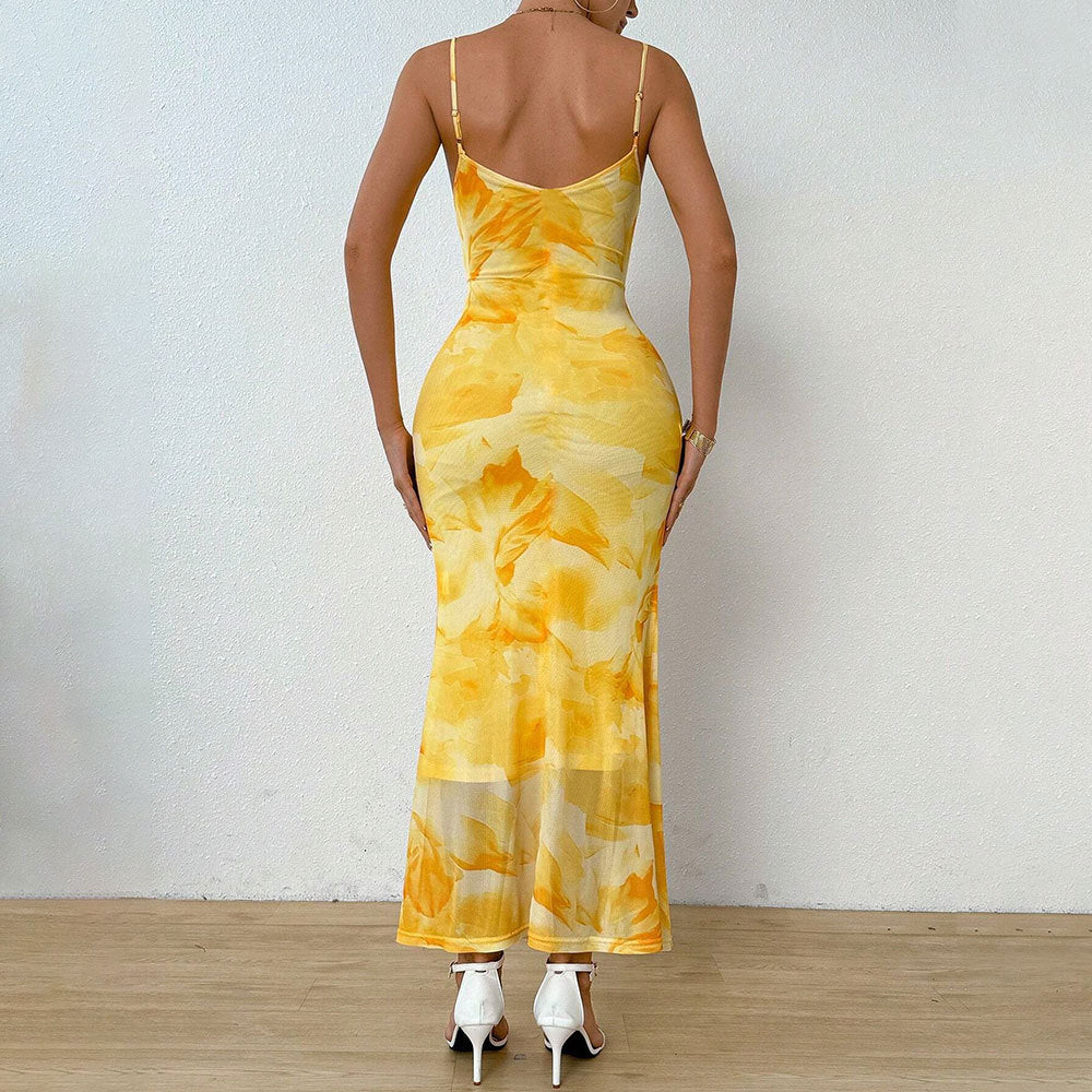 Robe maxi pour femmes avec des bretelles dénudées et un motif floral Chic & Stil