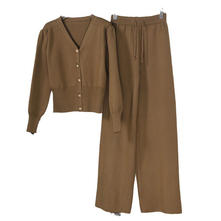 Women refined knit set with V-neck and decorative buttons Lune London