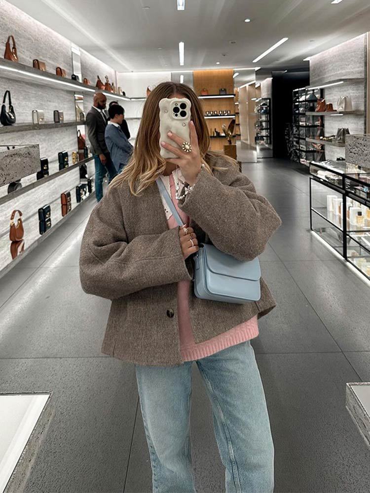 Oversized wool jacket for women with practical pockets Lune London
