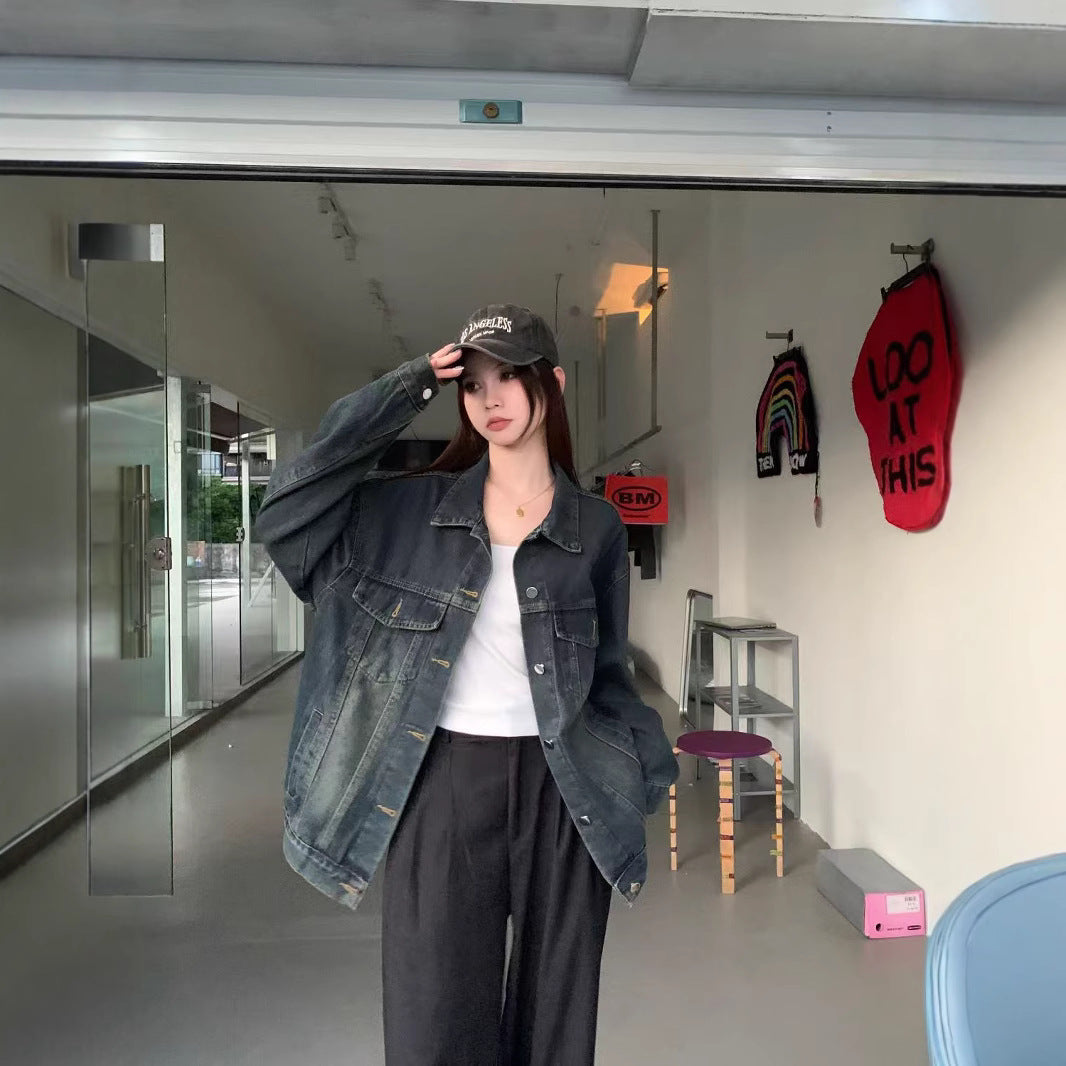 Veste en denim pour femmes avec lavage vintage et poches pratiques Chic & Stil