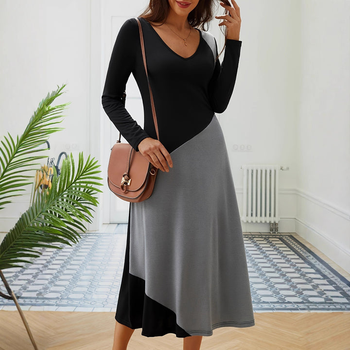 Robe longue ajustée à manches longues pour femmes avec coupe moderne et divisions de couleur Chic & Stil