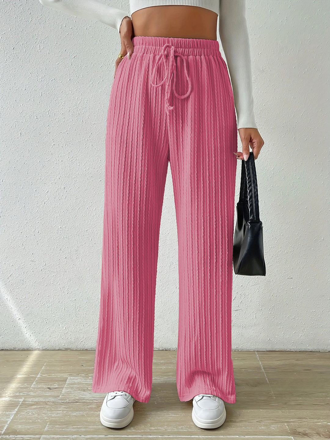 Comfortable lounge pants for women with elastic waistband and ribbed structure Lune London