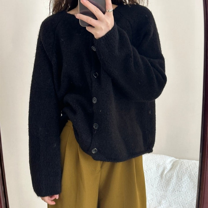 Cardigan confortable pour femmes avec détails de boutons et coupe ample Chic & Stil
