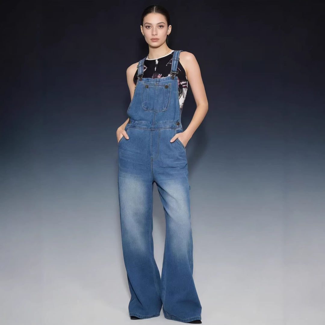 Women's overalls in a casual oversized cut with functional side pockets Lune London
