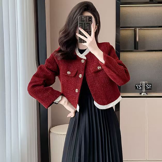 Veste courte élégante pour femmes avec détails de bouton texturé Chic & Stil