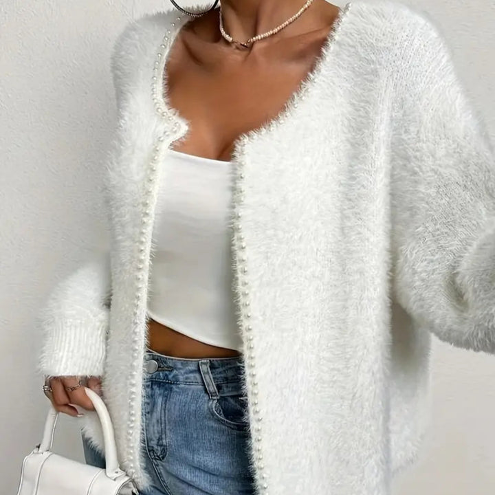Ladies plush cardigan with pearl button and casual fit Lune London