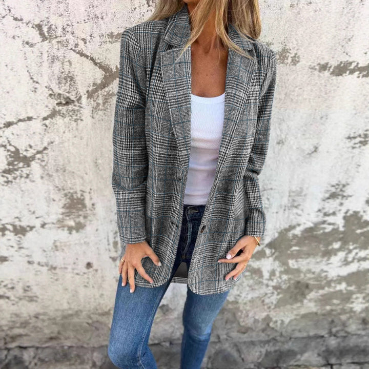 Classic fit square blazer for ladies with elegant details Lune London