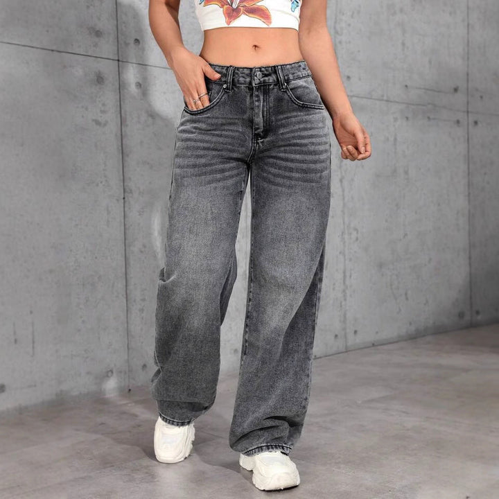 Women Loose Jeans In Casual Cut with Modern Vintage Look Lune London
