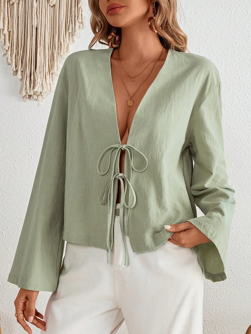 Casual floral T-shirt for women with plunging V-neck and drawstring Lune London