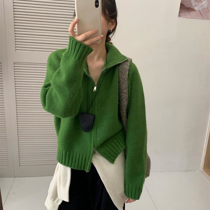 Cardigan pour femmes en tricot épais avec col montant et fermeture éclair pratique Chic & Stil