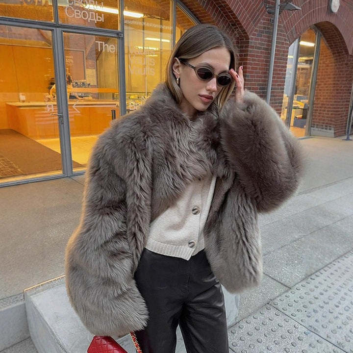 Women's luxurious faux fur coat with voluminous sleeves Lune London