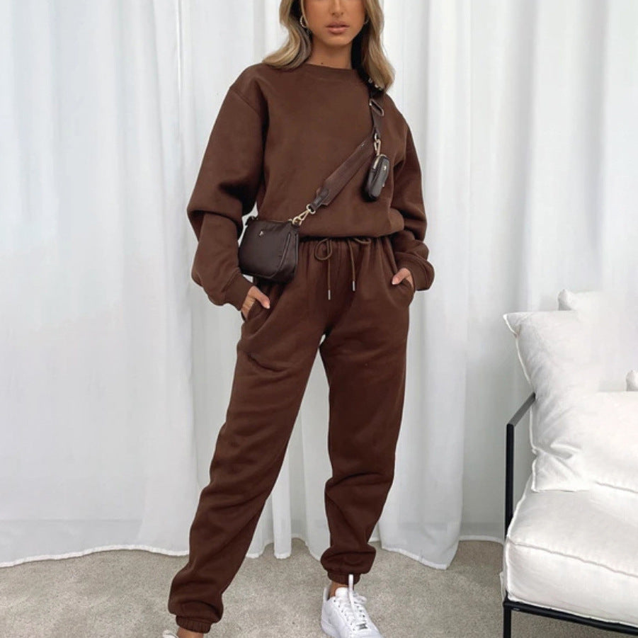 Women's comfortable feel-good jogging suit with relaxed fit and elastic waistband Chic & Stil