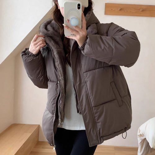 Ladies trendy down jacket with removable faux fur collar and practical pockets Lune London
