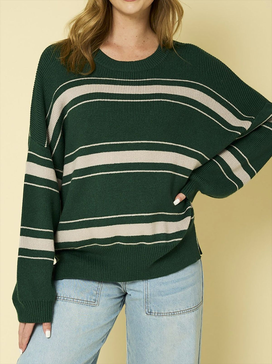 Pull en tricot décontracté pour femmes avec des manches surdimensionnées et des rayures modernes Chic & Stil