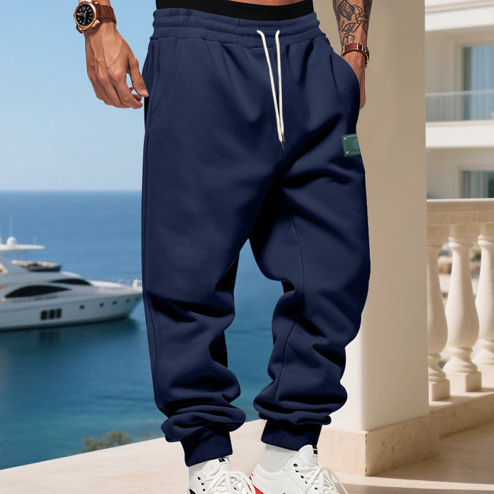 Comfortable jogging pants for men with elastic waistband and practical pockets Lune London