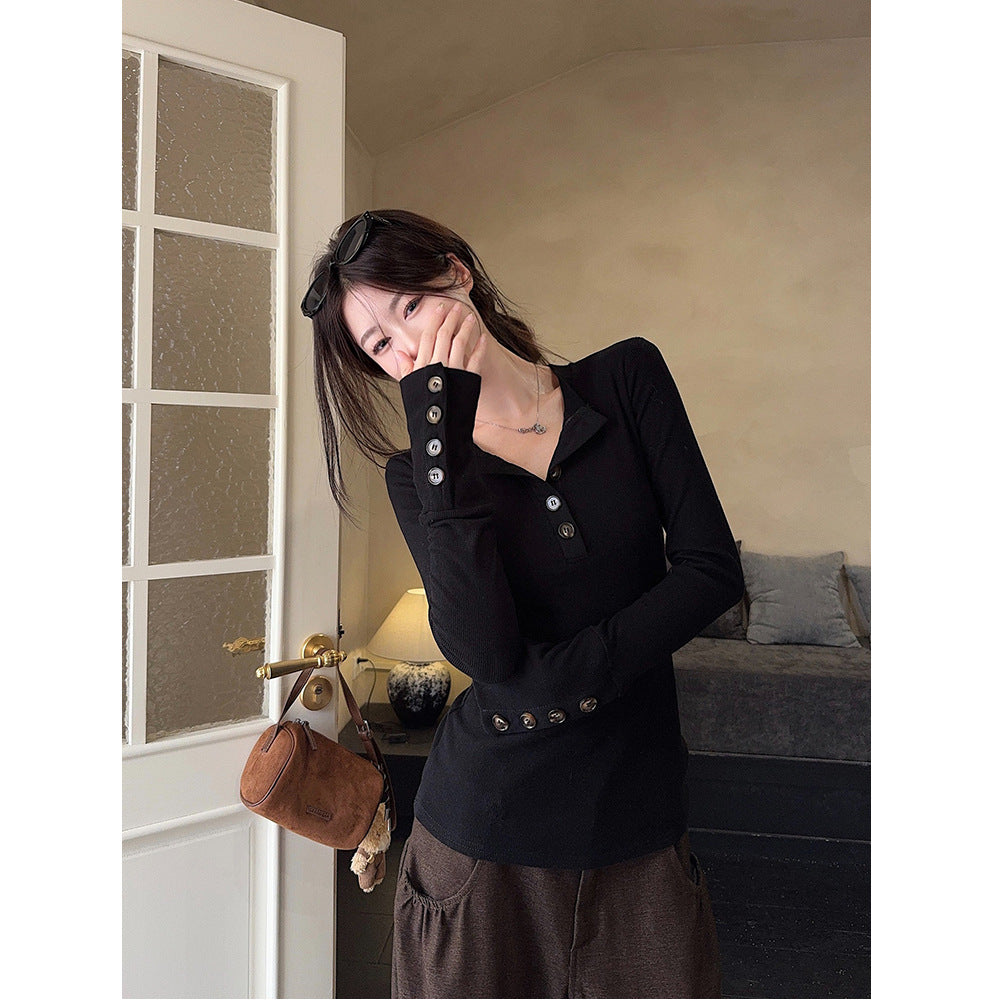 Ladies long sleeve shirt with decorative button details Chic & Stil