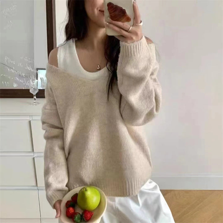 Pull décontracté féminin avec un décolleté en V moderne et des épaules dénudées Chic & Stil