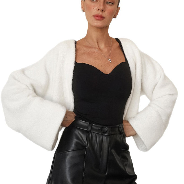 Lady fluffy cardigan with elegant V-neck and wide sleeves Lune London