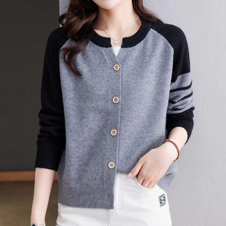 Cardigan pour femmes avec contrastes de couleurs et détails de boutons Chic & Stil