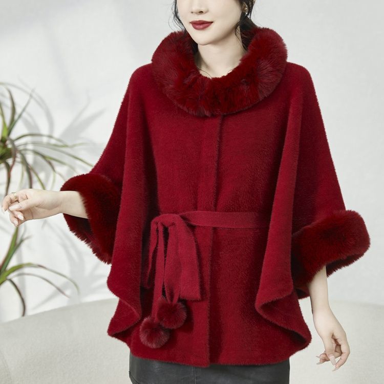 Veste à capuche confortable pour femmes avec col en fourrure amovible Chic & Stil