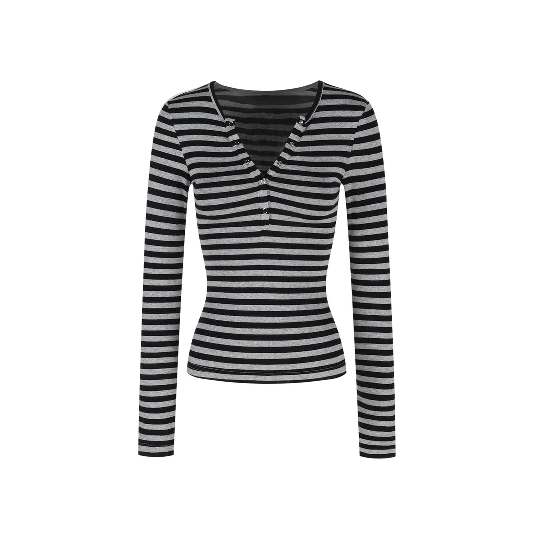 Women's long-sleeve shirt with modern stripes and button placket Chic & Stil