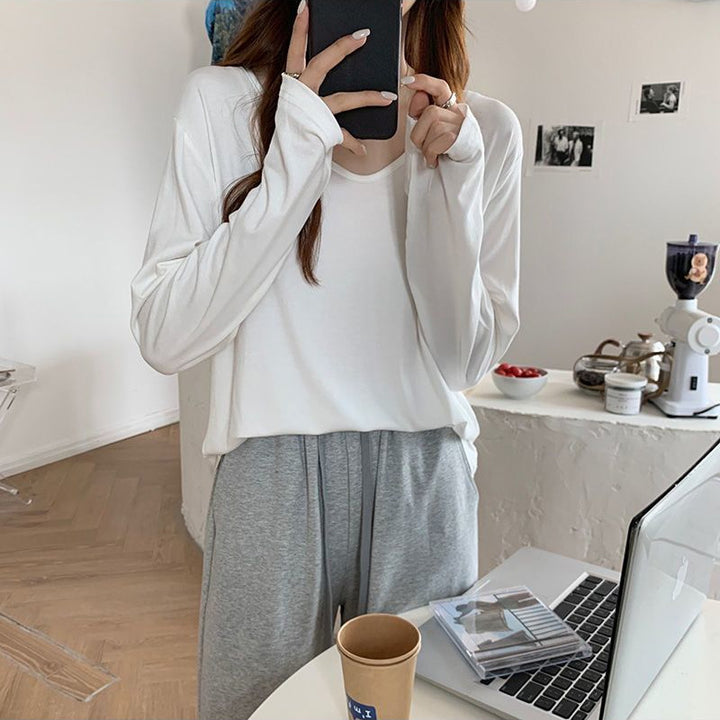 Chemise à manches longues pour femmes avec col en V et coupe confortable Chic & Stil