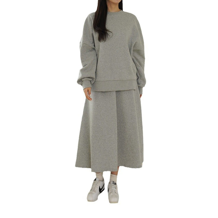 Women Casual Sweatshirt and Maxi Skirt Set with Practical Pockets and Elegant Cut Chic & Stil