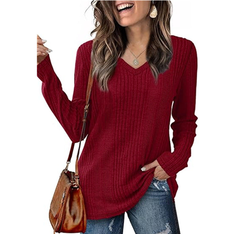 Fashionable women's V-neck sweater with ribbed structure Lune London