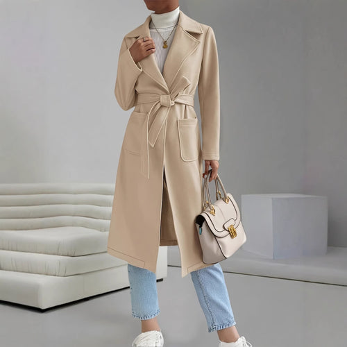 Classic and elegant trench coat for women with a waist belt and discreet pockets Lune London