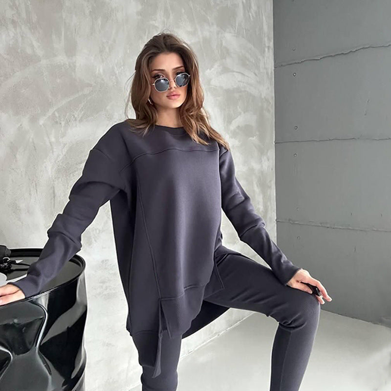 Casual sports set for women with oversized pullover and leggings Lune London