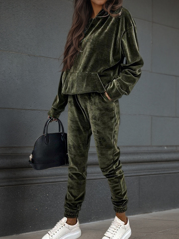 Ensemble de fleece sportif pour femmes avec capuche et taille élastique Chic & Stil