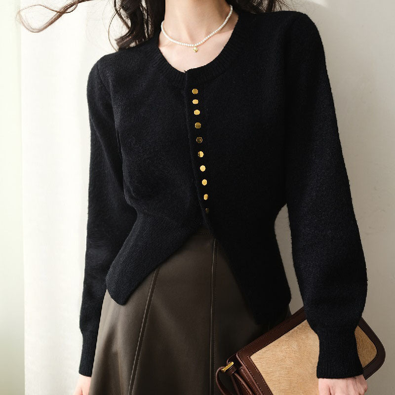Cardigan élégant pour femmes avec détails de boutons et coupe décontractée Chic & Stil