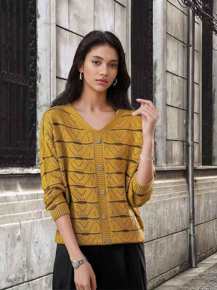 Knit jacket for women with an elegant V-neck and a fine Lune London pattern