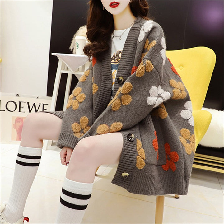 Women’s knitted jacket with floral appliqués and large pockets Lune London